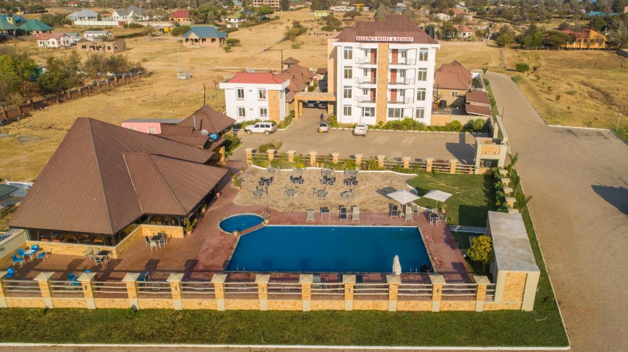 Regency Resort Singida Экстерьер фото