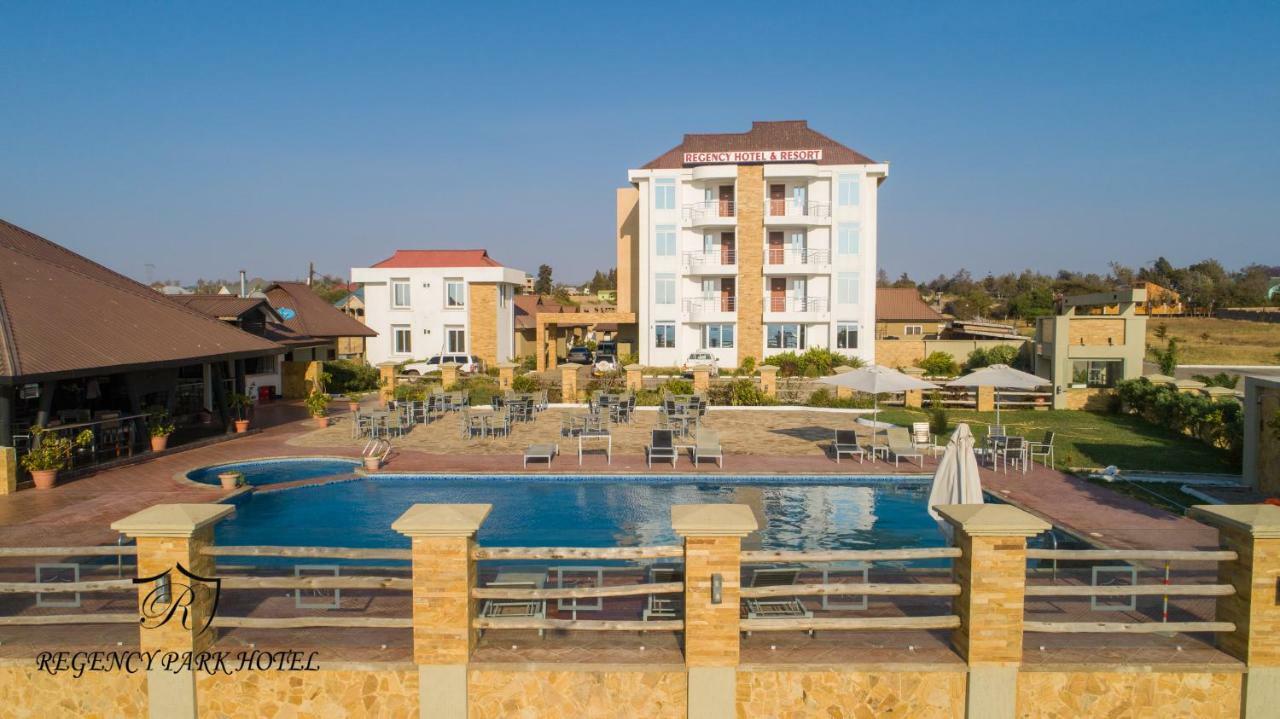 Regency Resort Singida Экстерьер фото