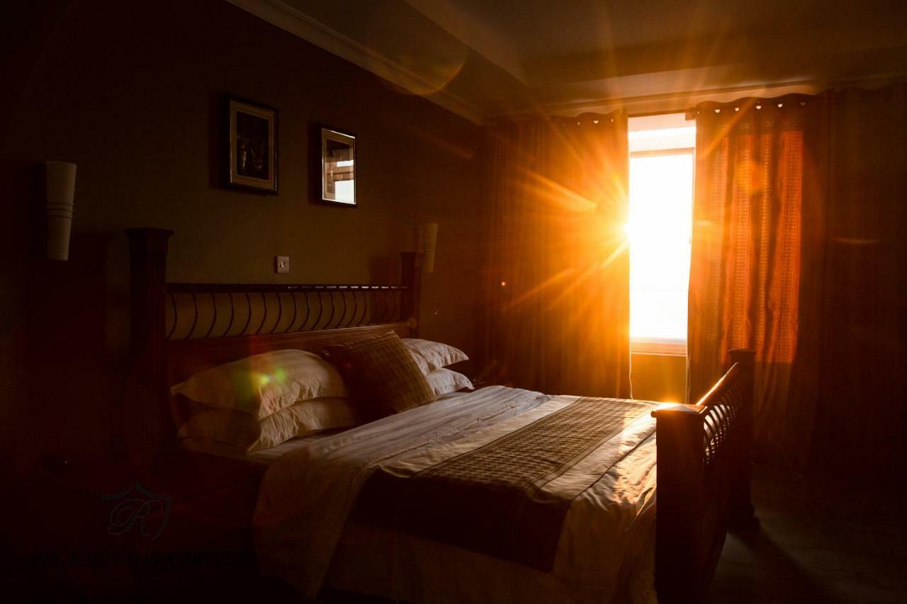 Regency Resort Singida Экстерьер фото